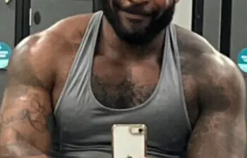 gay friendly massage in Oval with teddy