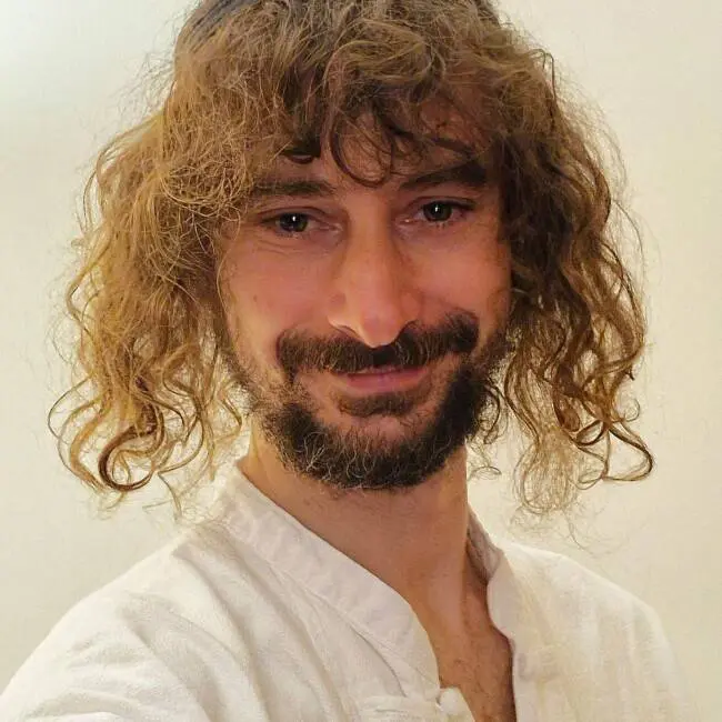 Ari Ayurvedic Massage Therapist 3