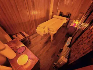 Ari's Massage Therapy Studio in London Marylebone 3