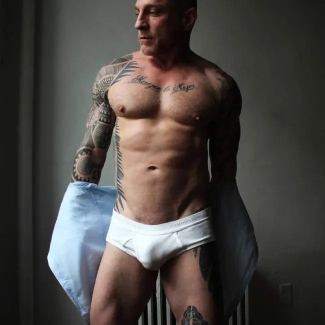 8256F3E7-AFFB-4DB5-BBE5-14149ADFA31F