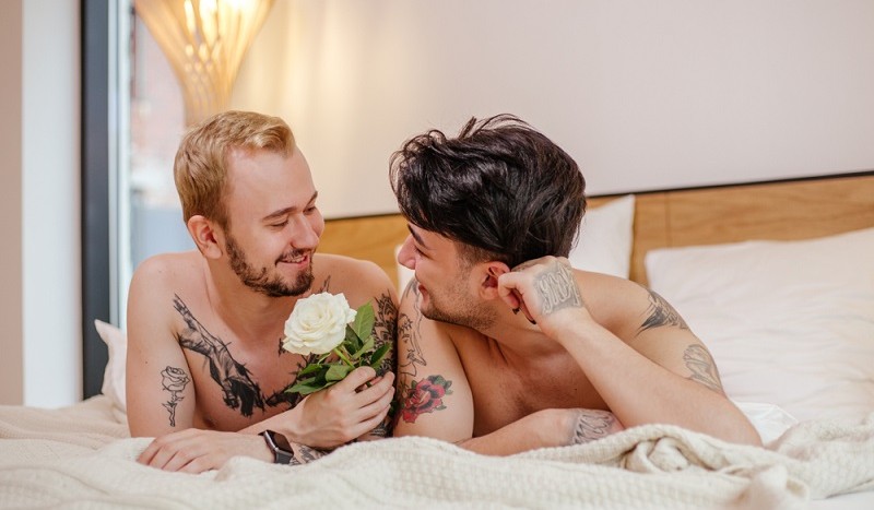 gay male massage in milan