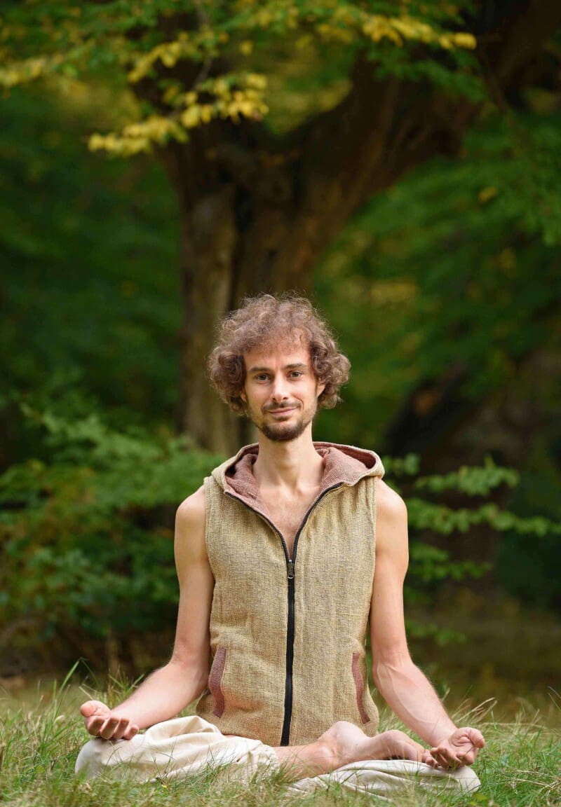 ari-ayurvedic-massage-therapist-in-london-marylebone-2